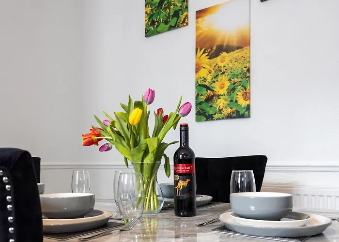 Cosy Four Bedroom Terrace Rishton