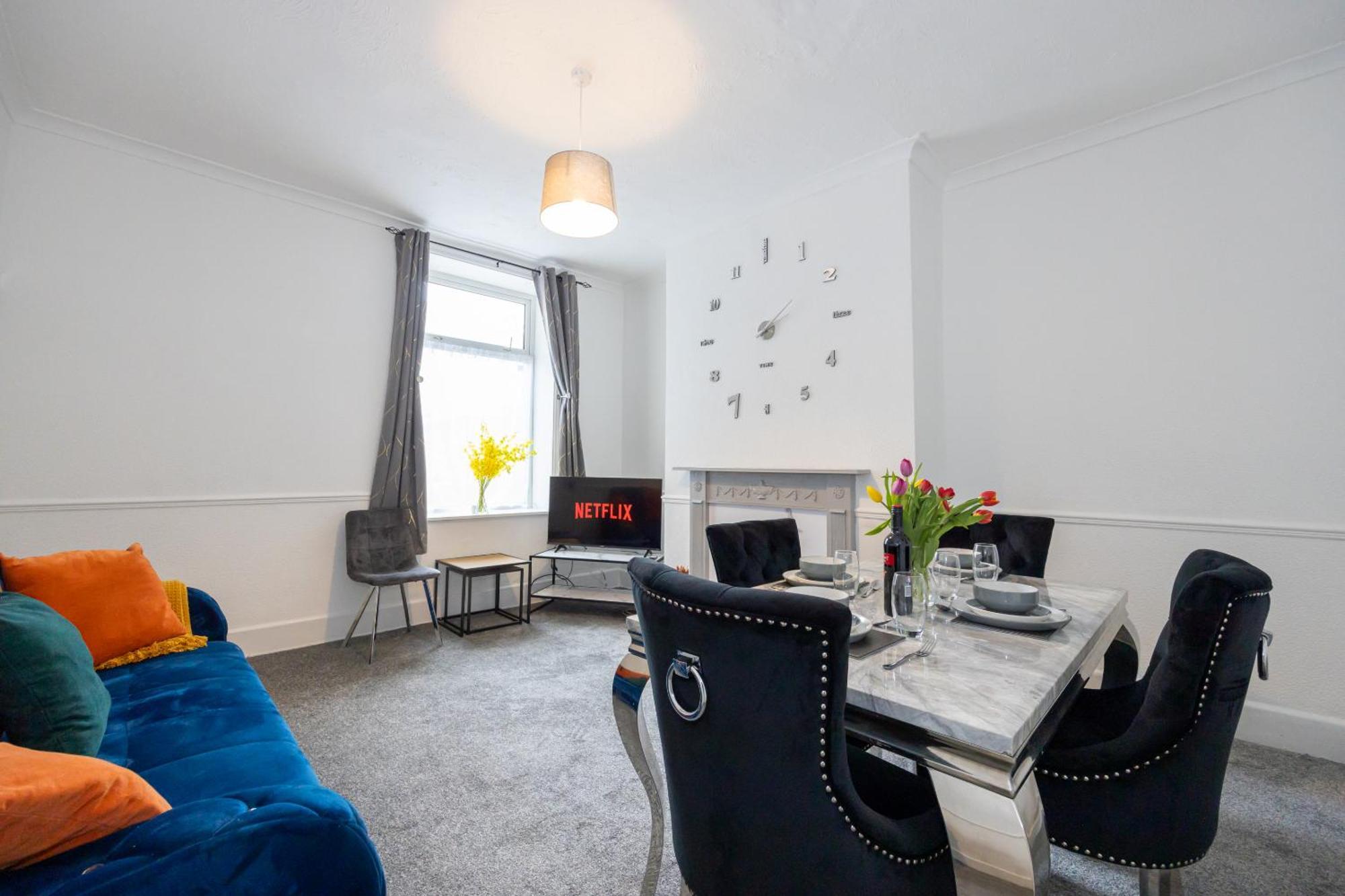 Cosy Four Bedroom Terrace *