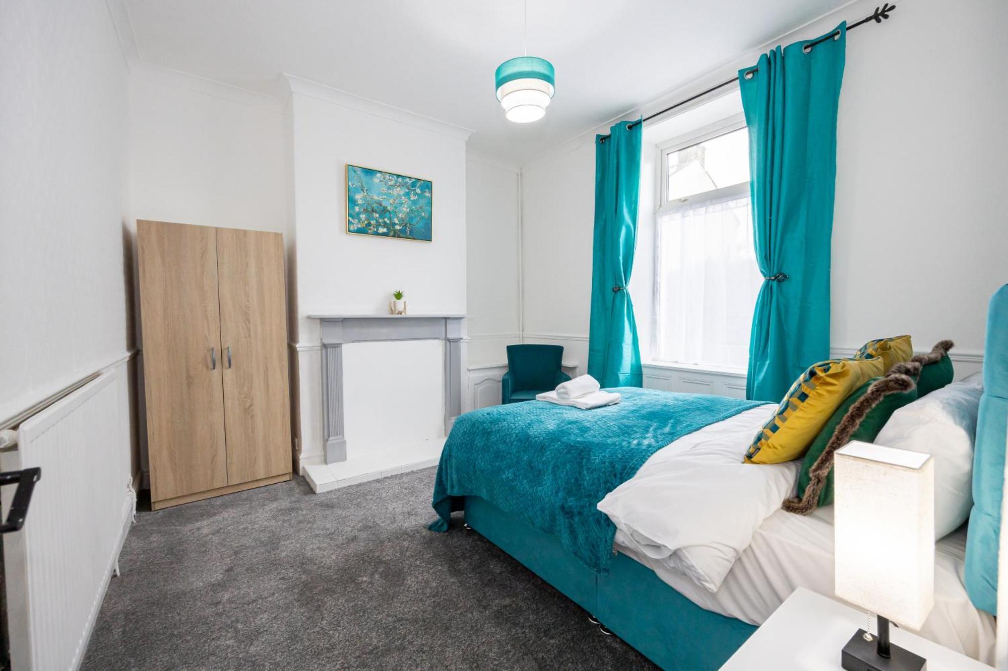 Cosy Four Bedroom Terrace Holiday home *